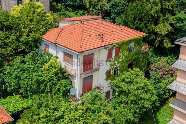 casa indipendente in vendita a Bergamo in zona Città Alta