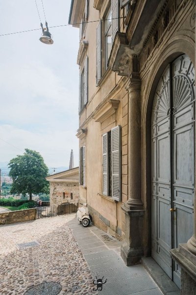 appartamento in vendita a Bergamo in zona Città Alta