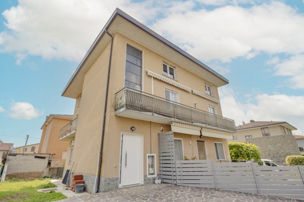 casa semindipendente in vendita a Bergamo in zona Bergamo Centro