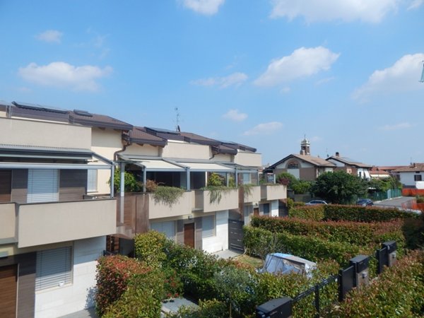 casa indipendente in vendita a Bergamo in zona Villaggio degli Sposi