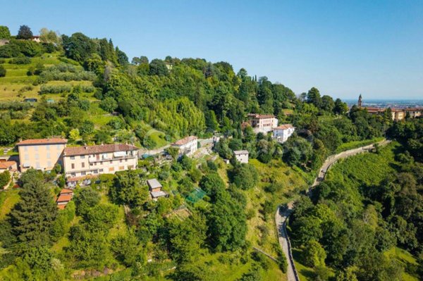 appartamento in vendita a Bergamo in zona Astino