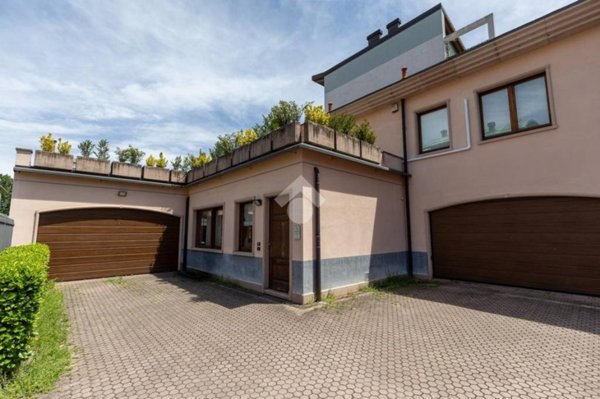 casa indipendente in vendita a Bergamo in zona Borgo Palazzo