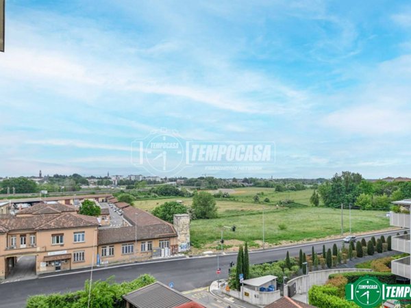 appartamento in vendita a Bergamo in zona Villaggio degli Sposi