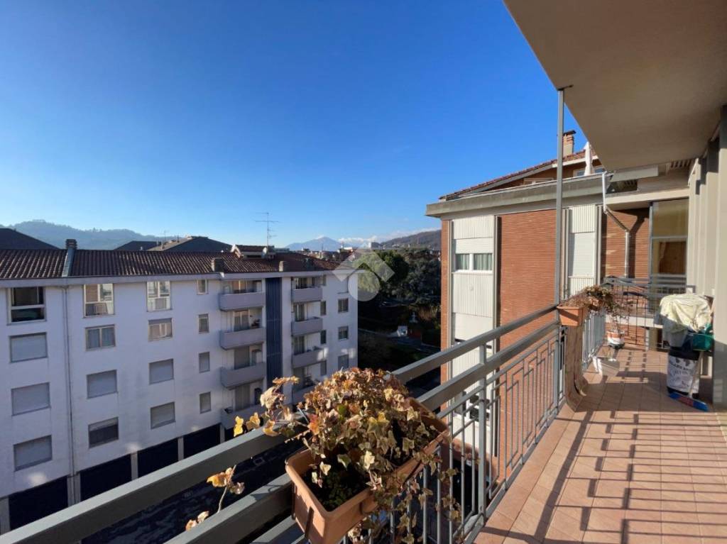 appartamento in vendita a Bergamo in zona Conca Fiorita