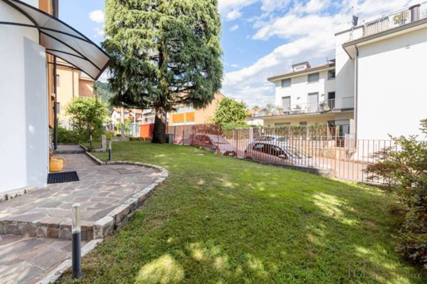casa indipendente in vendita a Bergamo in zona Valtesse/Valverde
