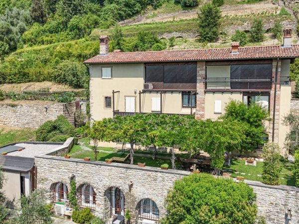 casa indipendente in vendita a Bergamo in zona Conca d'Oro