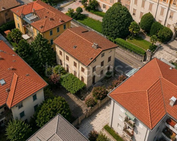 casa indipendente in vendita a Bergamo in zona Città Alta