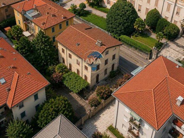 casa indipendente in vendita a Bergamo in zona Città Alta