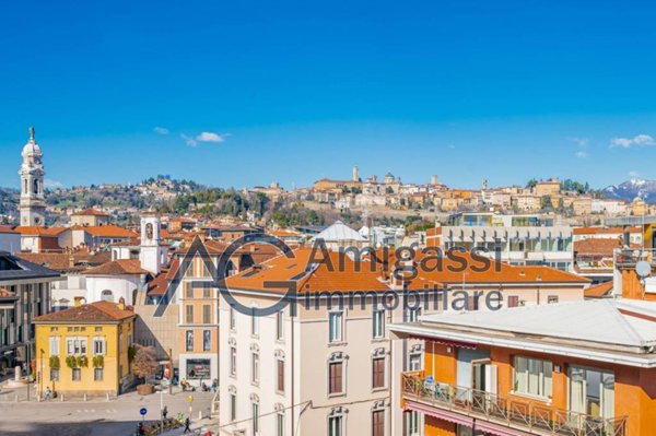 appartamento in vendita a Bergamo in zona Bergamo Centro
