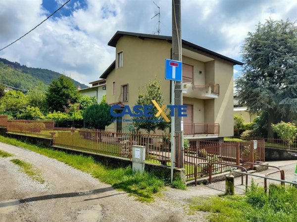 casa indipendente in vendita a Bergamo in zona Valtesse/Valverde