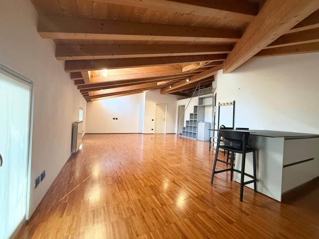 appartamento in vendita a Bergamo in zona Città Alta