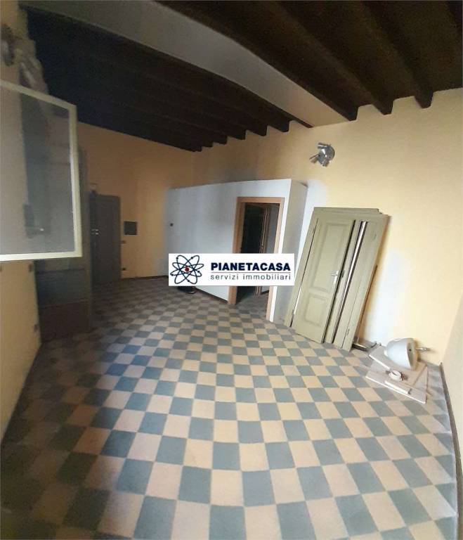 negozio in vendita a Bergamo in zona Borgo Palazzo
