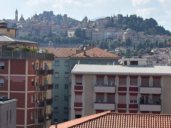 appartamento in vendita a Bergamo in zona Borgo Palazzo