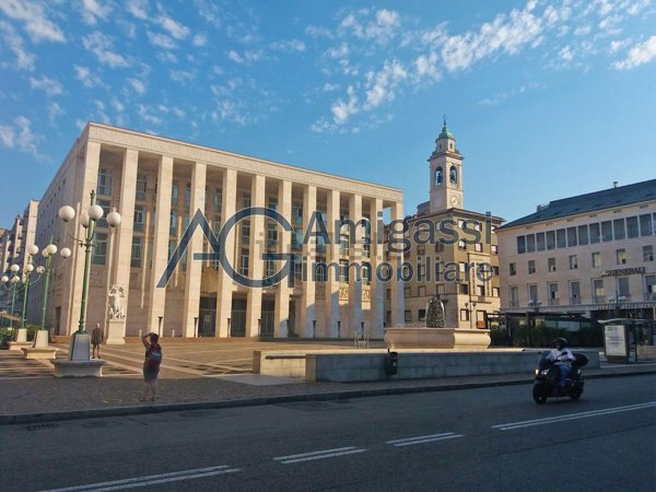 ufficio in vendita a Bergamo in zona Bergamo Centro