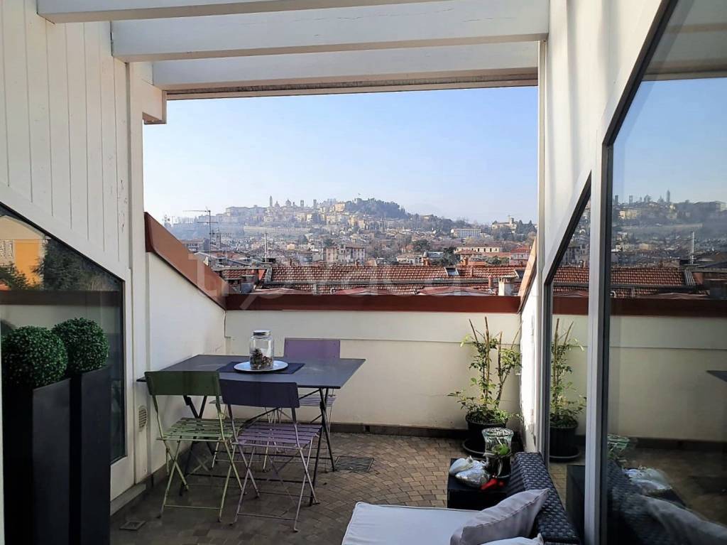 appartamento in vendita a Bergamo in zona Borgo Palazzo