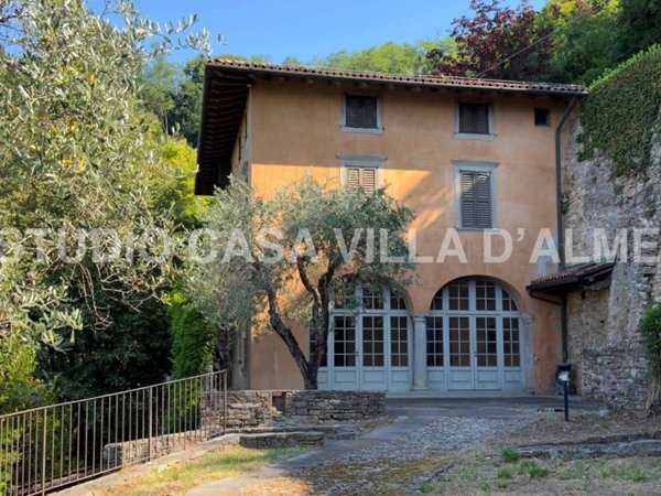 appartamento in vendita a Bergamo in zona Fontana / Robetta / Sombreno