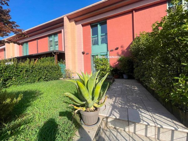 casa indipendente in vendita a Bergamo in zona Colognola