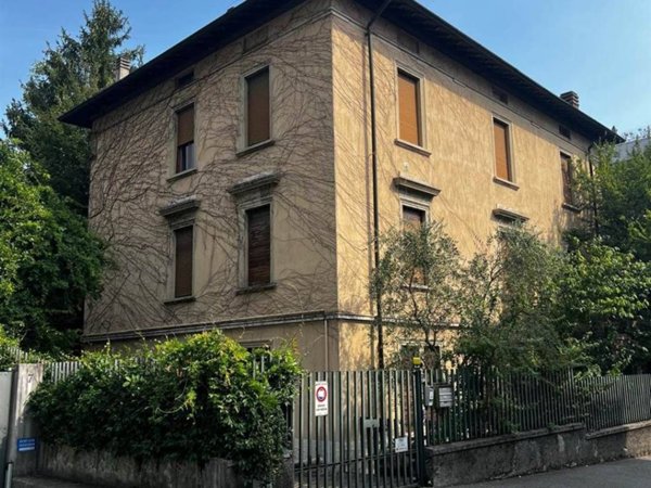 casa indipendente in vendita a Bergamo in zona Conca d'Oro