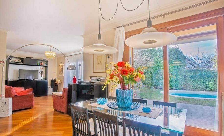casa indipendente in vendita a Bergamo in zona Redona