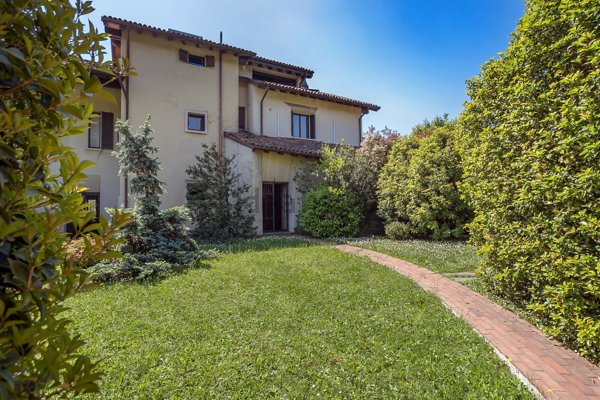casa indipendente in vendita a Bergamo in zona Ospedale