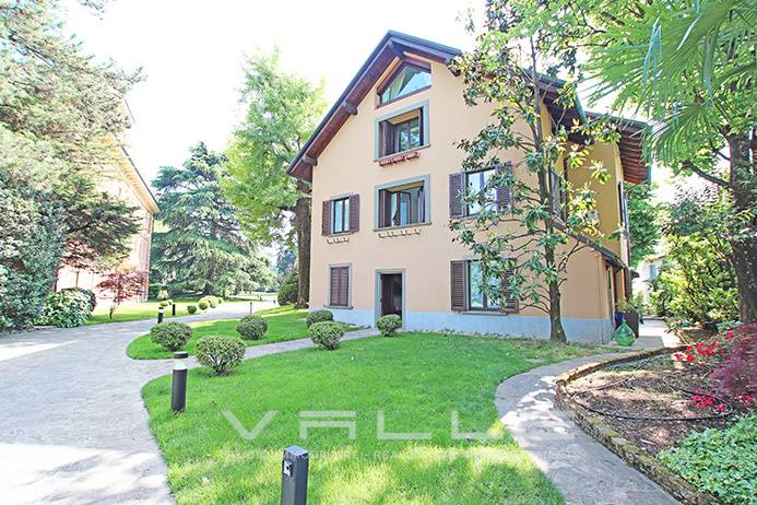 casa indipendente in vendita a Bergamo in zona Città Alta