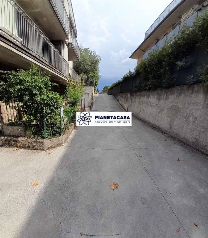 box auto in vendita a Bergamo in zona Canovine