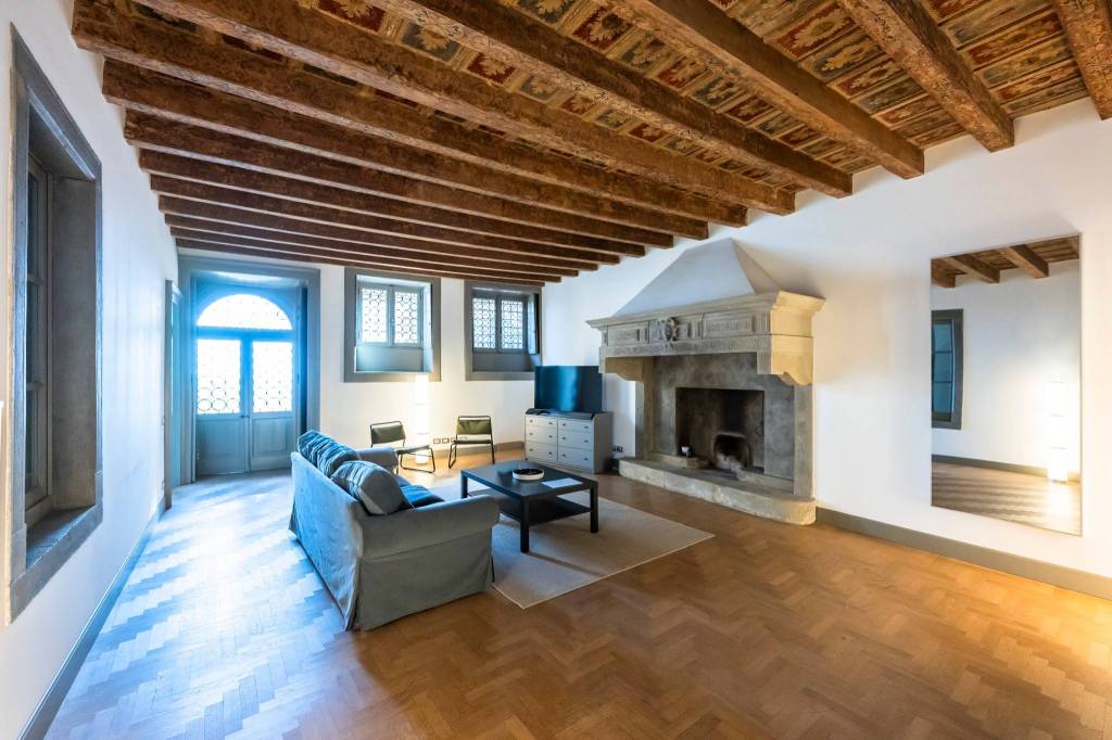 appartamento in vendita a Bergamo in zona Città Alta