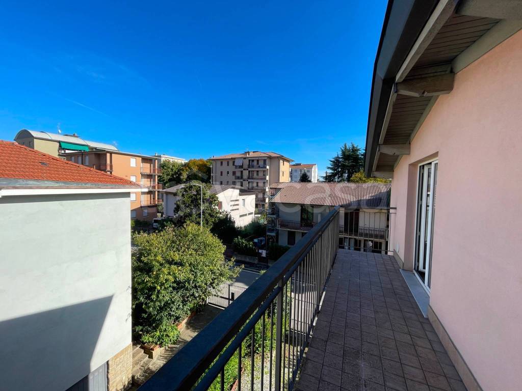 appartamento in vendita a Bergamo in zona Canovine