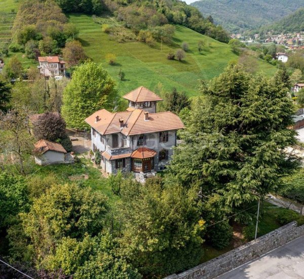 casa indipendente in vendita a Berzo San Fermo