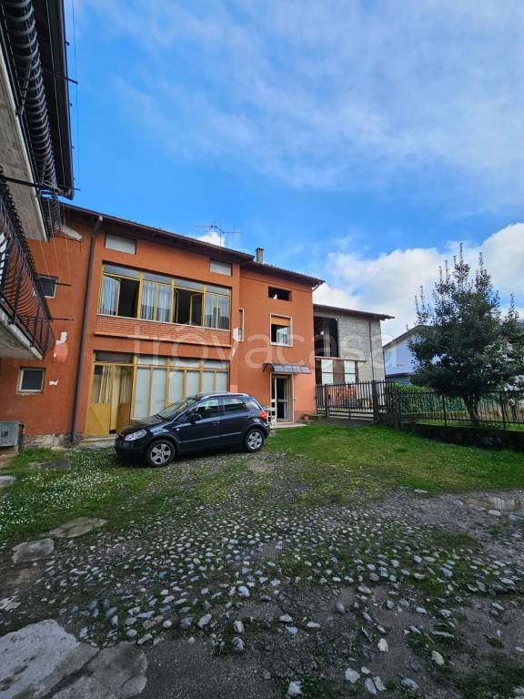 casa indipendente in vendita a Berzo San Fermo