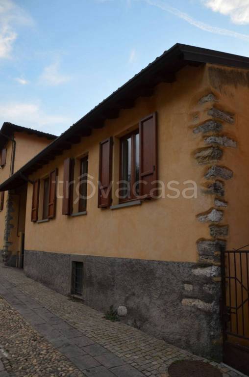 appartamento in vendita a Berzo San Fermo