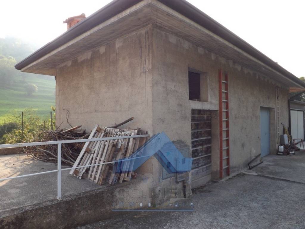 casa indipendente in vendita a Berzo San Fermo