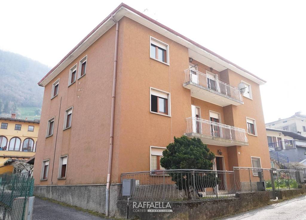 casa indipendente in vendita a Berzo San Fermo