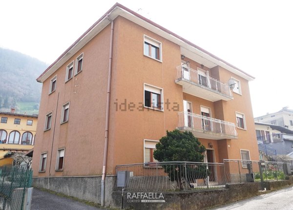 casa indipendente in vendita a Berzo San Fermo