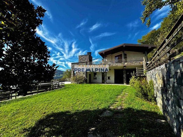 casa indipendente in vendita a Bianzano