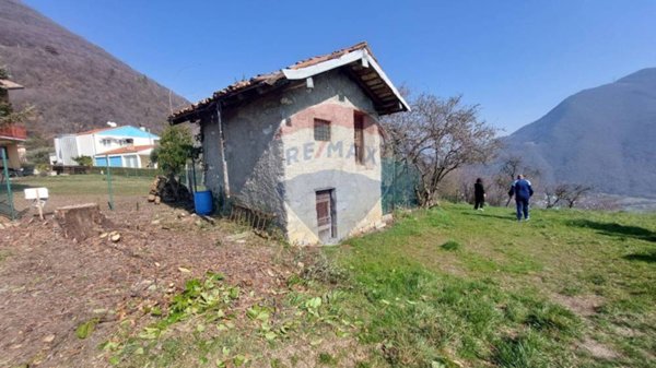 terreno edificabile in vendita a Bianzano