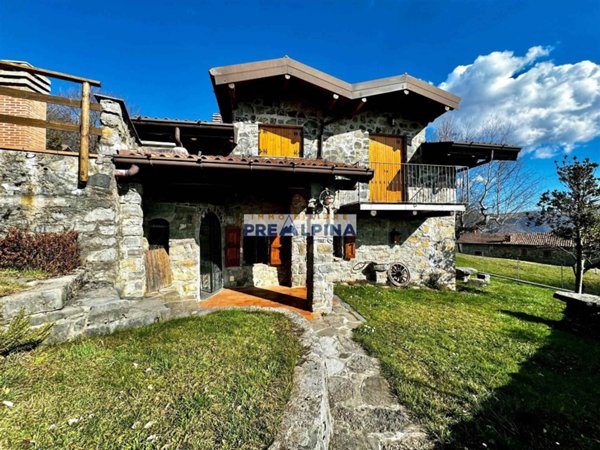 casa indipendente in vendita a Bianzano