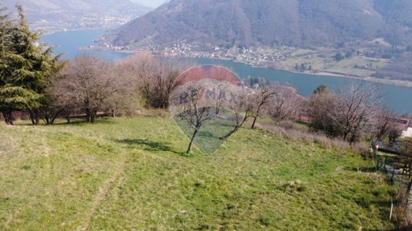 terreno edificabile in vendita a Bianzano
