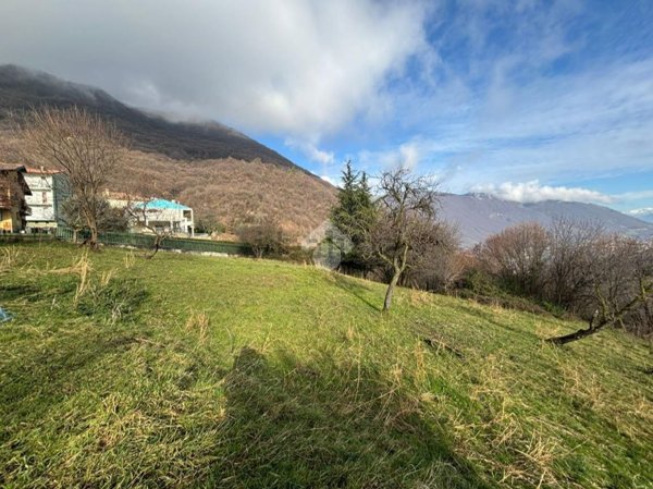 casa indipendente in vendita a Bianzano