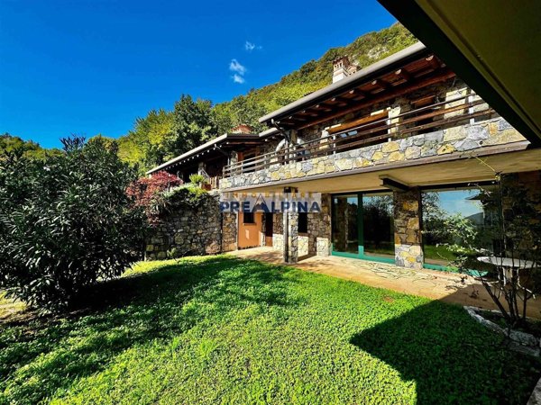 casa indipendente in vendita a Bianzano