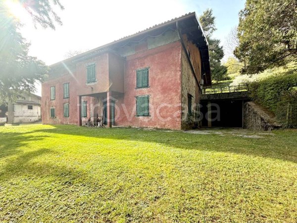 casa indipendente in vendita a Bianzano