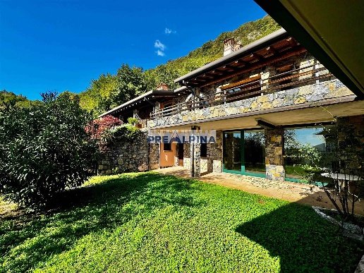 casa indipendente in vendita a Bianzano