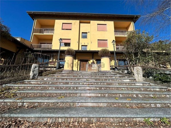 albergo in vendita a Bianzano