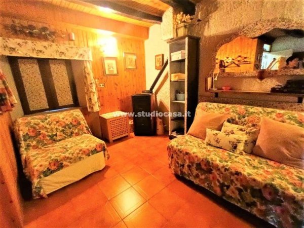 casa indipendente in vendita a Blello