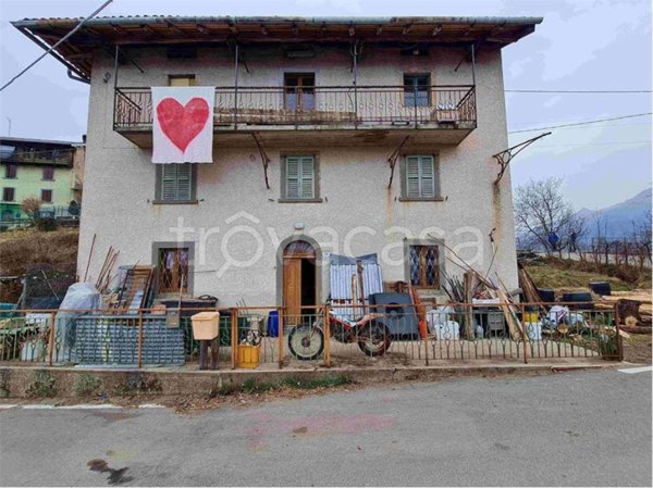casa indipendente in vendita a Blello