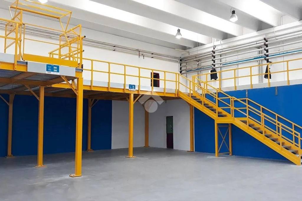 locale commerciale in vendita a Bolgare