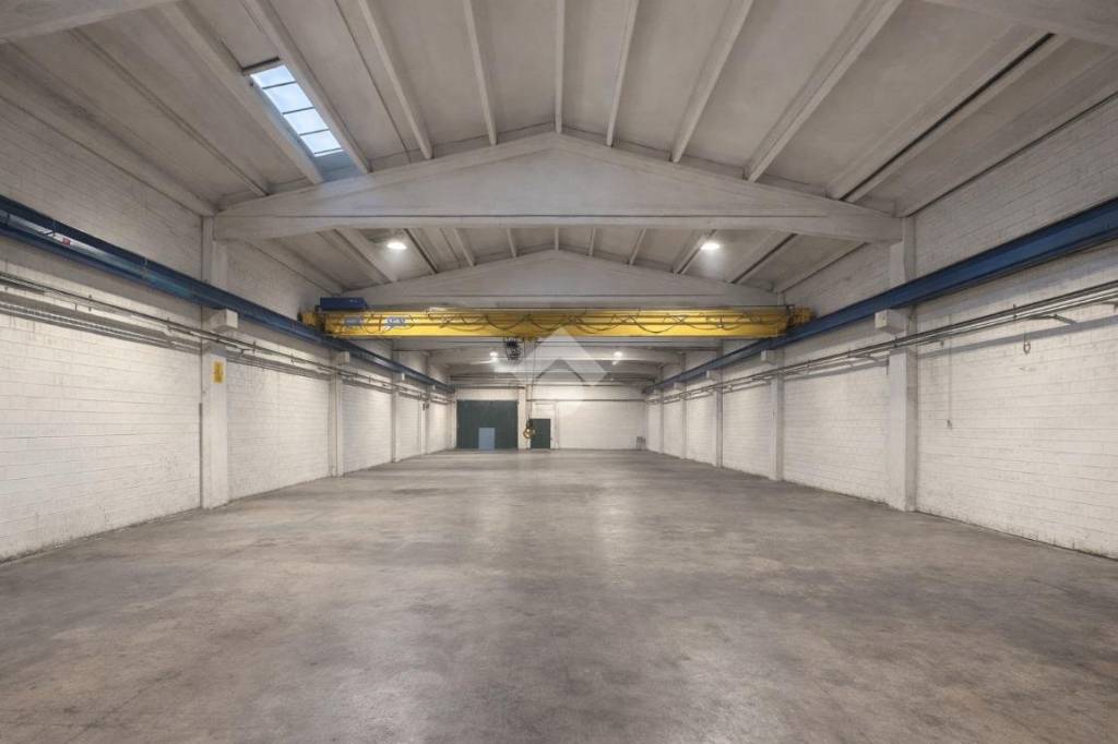 locale commerciale in vendita a Bolgare