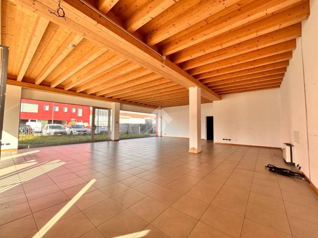 negozio in vendita a Bolgare