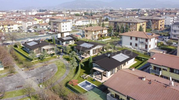 casa indipendente in vendita a Bolgare in zona San Chierico