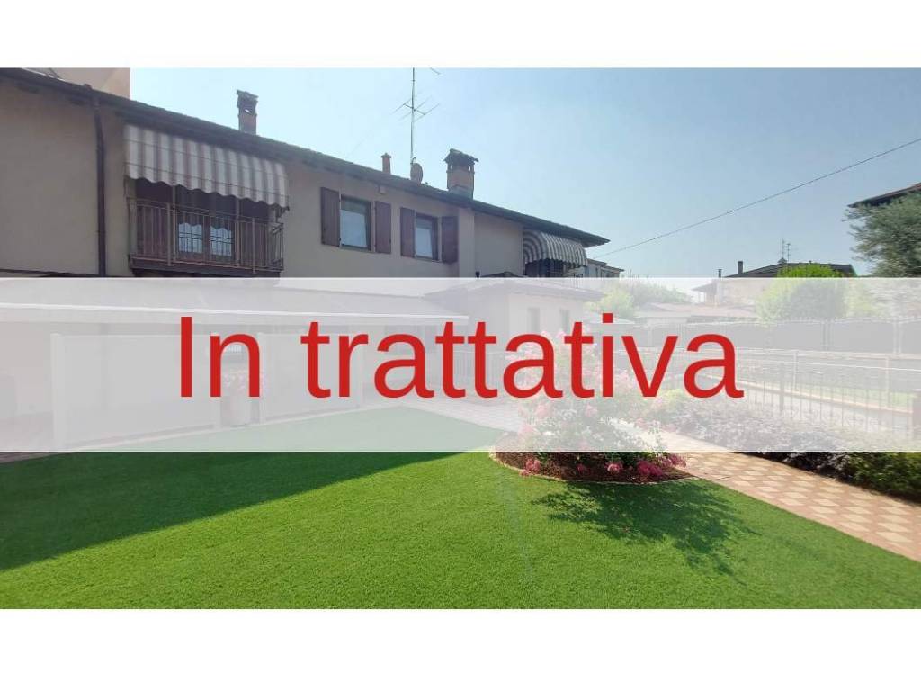 casa indipendente in vendita a Boltiere